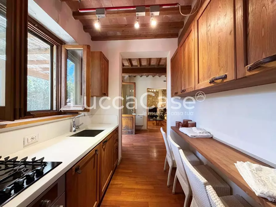 Immagine 11 di Rustico / casale in vendita  a Camaiore