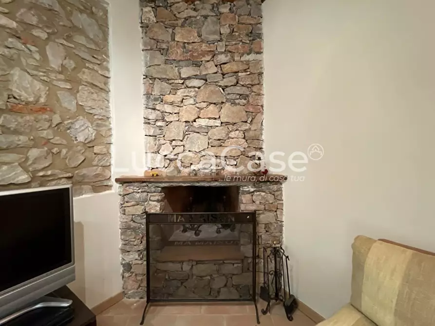 Immagine 10 di Rustico / casale in vendita  a Camaiore