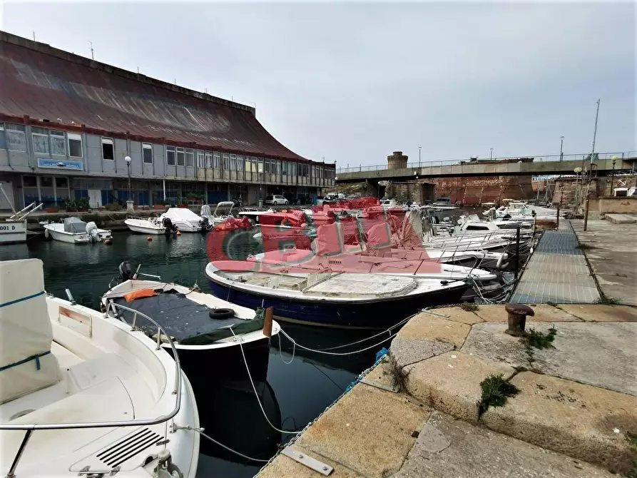 Immagine 22 di Appartamento in vendita  a Livorno