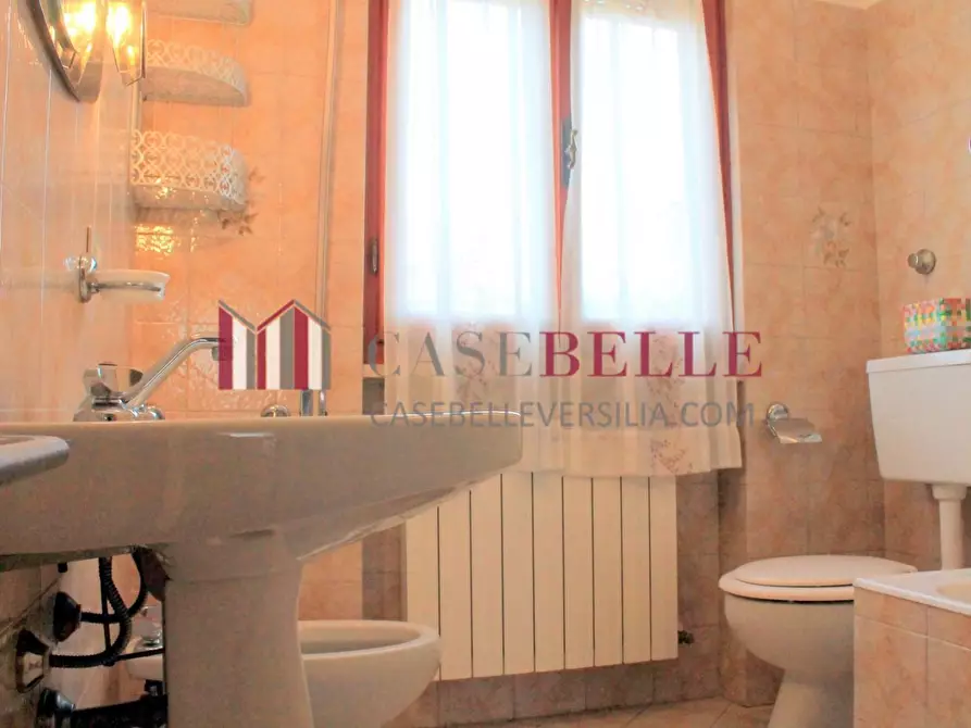 Immagine 13 di Villa in vendita  a Pietrasanta