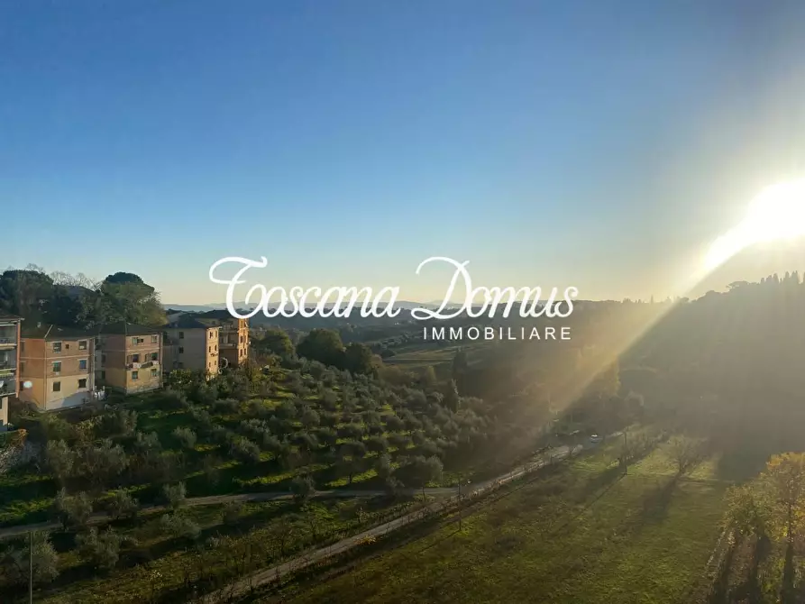 Immagine 4 di Appartamento in vendita  a Siena