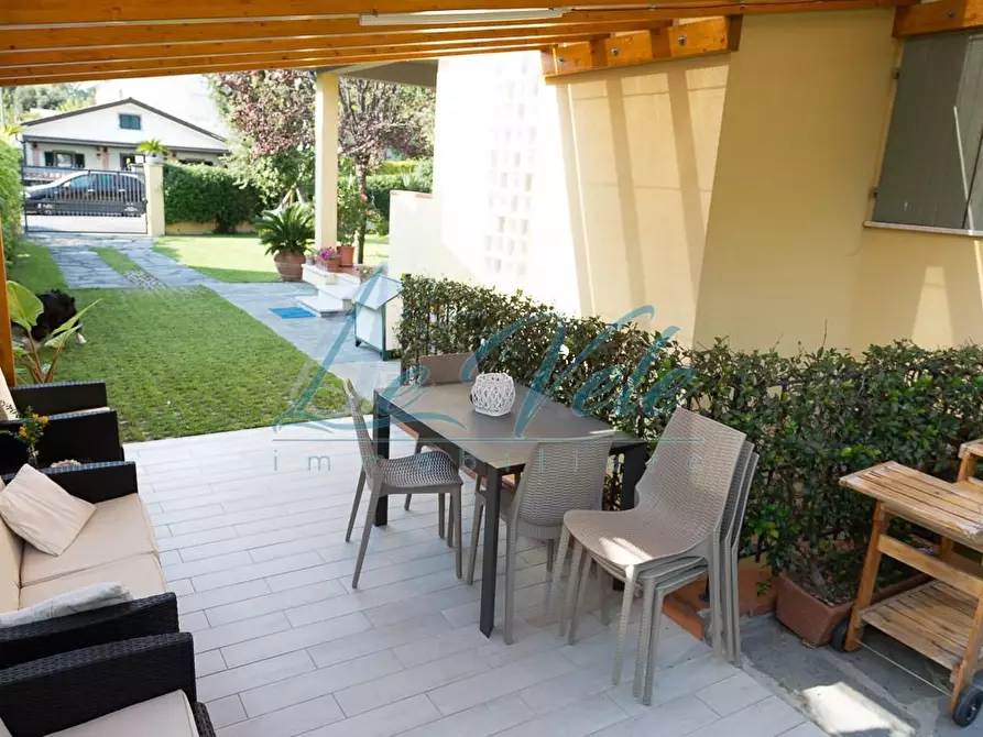 Immagine 6 di Casa indipendente in vendita  a Massa