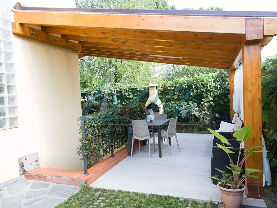 Immagine 7 di Casa indipendente in vendita  a Massa