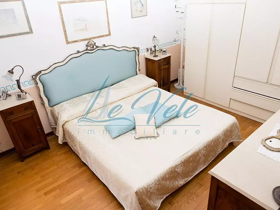 Immagine 14 di Casa indipendente in vendita  a Massa