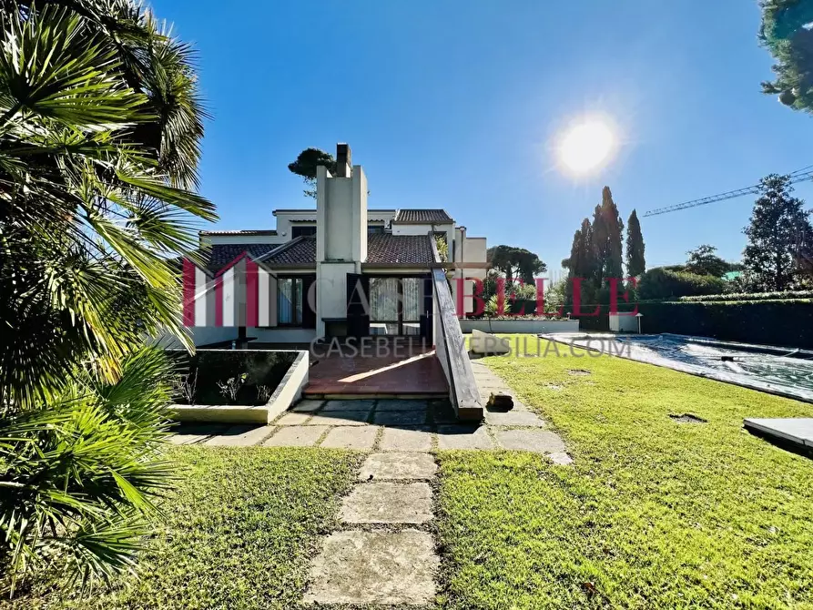 Immagine 46 di Villa in affitto  a Forte Dei Marmi