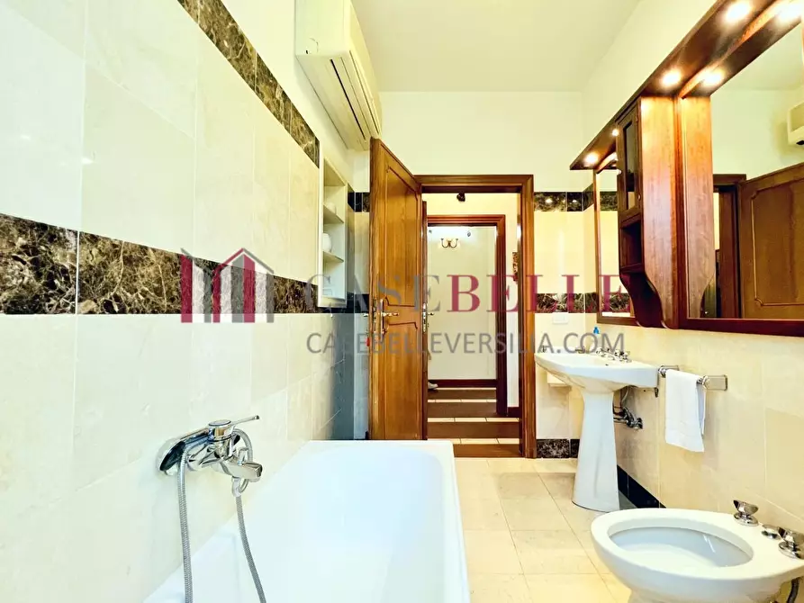 Immagine 30 di Casa indipendente in vendita  a Forte Dei Marmi