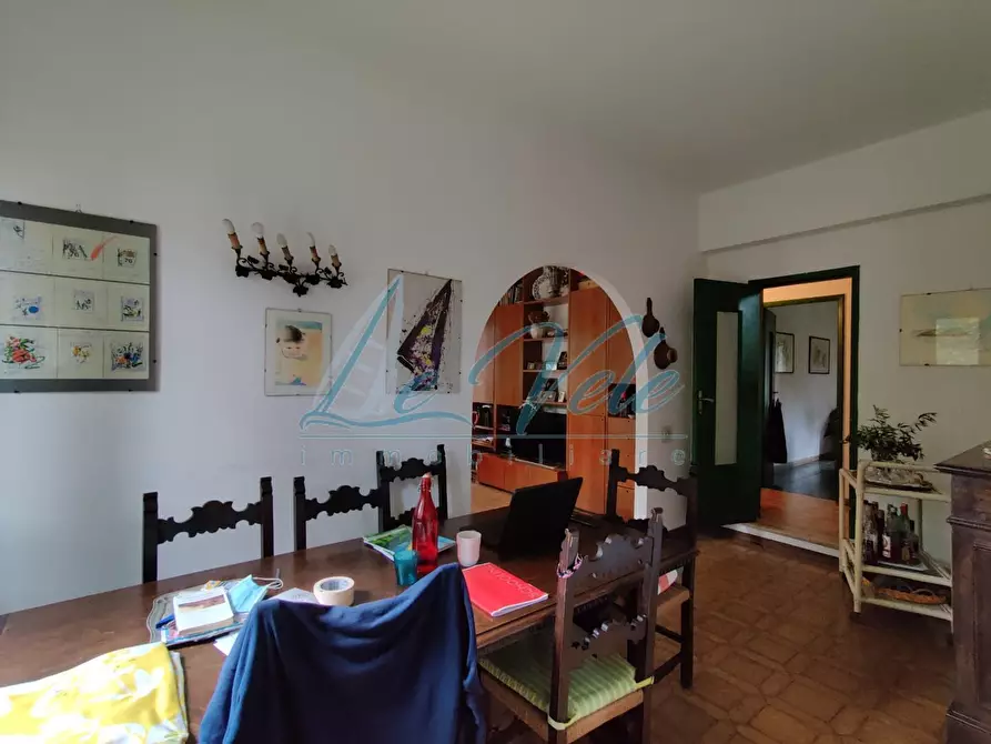 Immagine 12 di Villa in vendita  a Massa