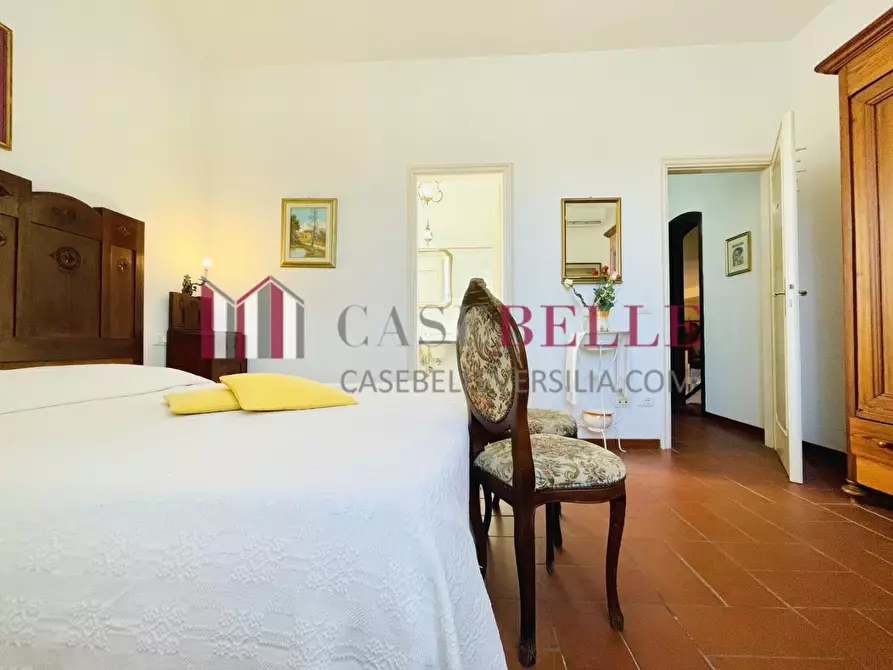 Immagine 28 di Villa in vendita  a Viareggio