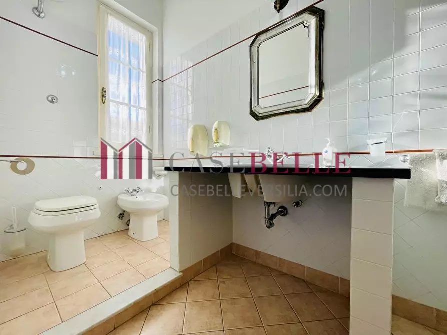 Immagine 31 di Villa in vendita  a Viareggio