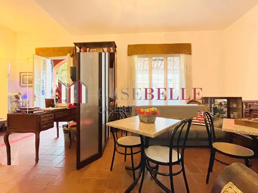 Immagine 7 di Villa in vendita  a Viareggio