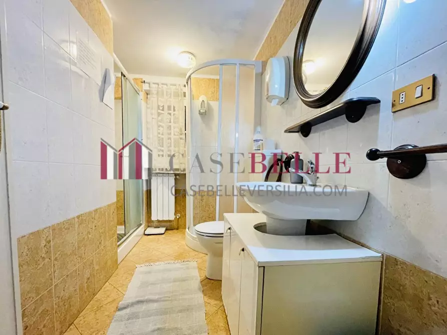 Immagine 73 di Villa in vendita  a Viareggio