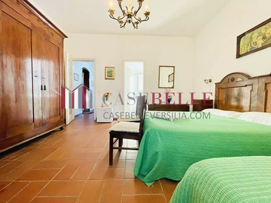 Immagine 18 di Villa in vendita  a Viareggio