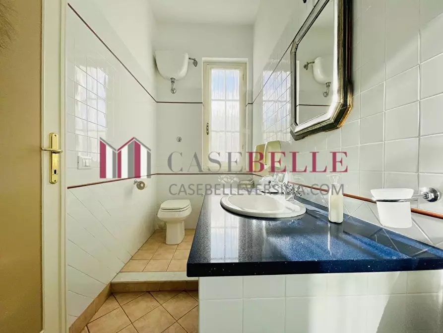 Immagine 33 di Villa in vendita  a Viareggio