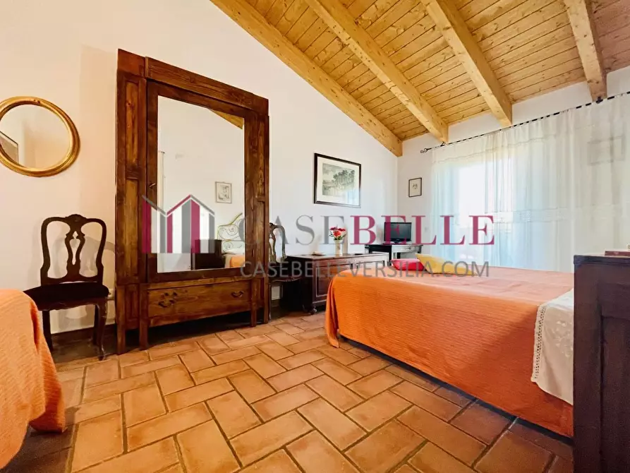 Immagine 38 di Villa in vendita  a Viareggio