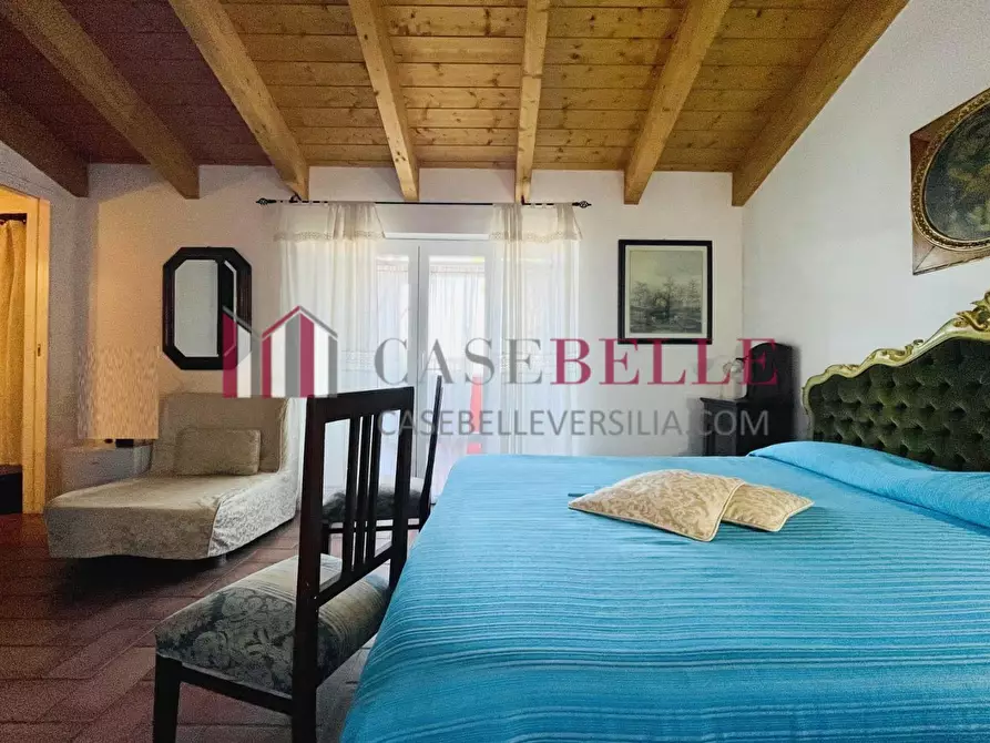 Immagine 48 di Villa in vendita  a Viareggio