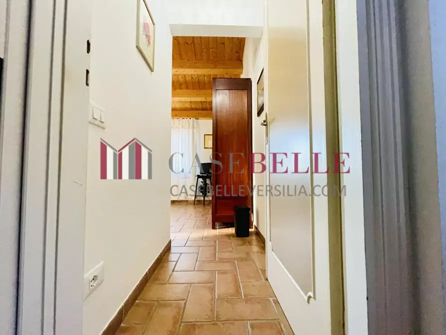 Immagine 55 di Villa in vendita  a Viareggio