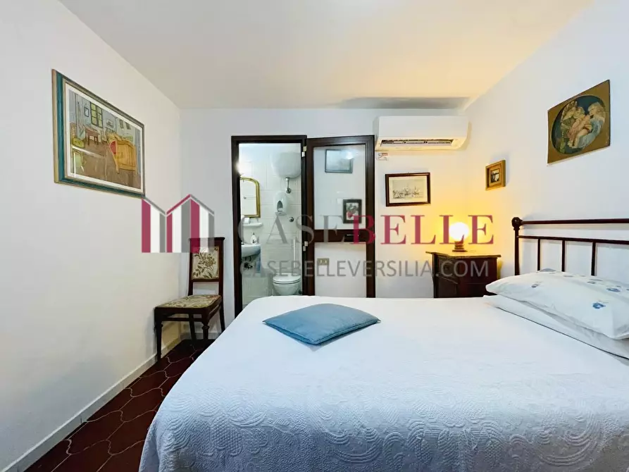 Immagine 70 di Villa in vendita  a Viareggio