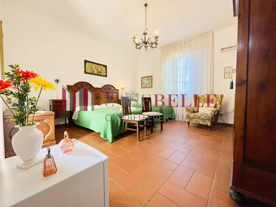 Immagine 16 di Villa in vendita  a Viareggio