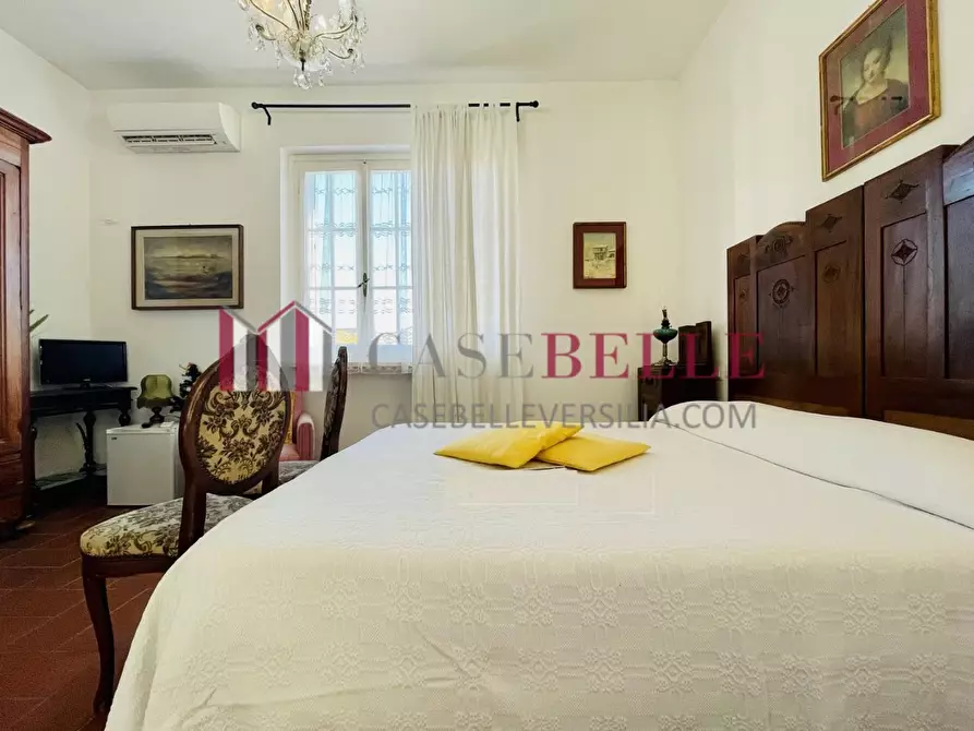 Immagine 30 di Villa in vendita  a Viareggio