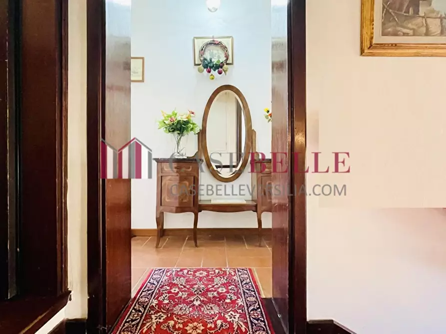 Immagine 14 di Villa in vendita  a Viareggio