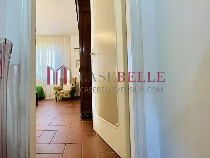 Immagine 15 di Villa in vendita  a Viareggio