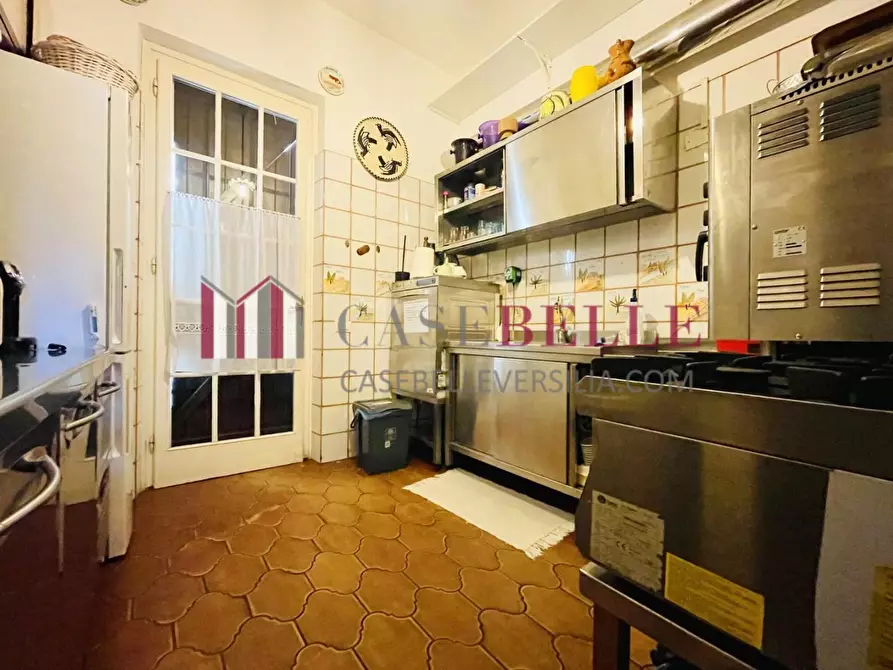Immagine 9 di Villa in vendita  a Viareggio
