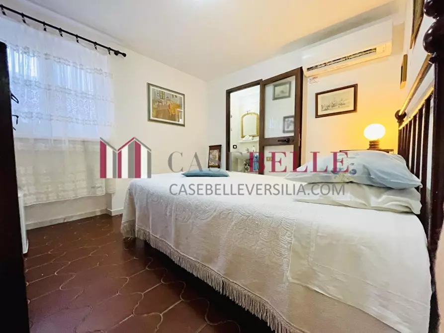 Immagine 69 di Villa in vendita  a Viareggio