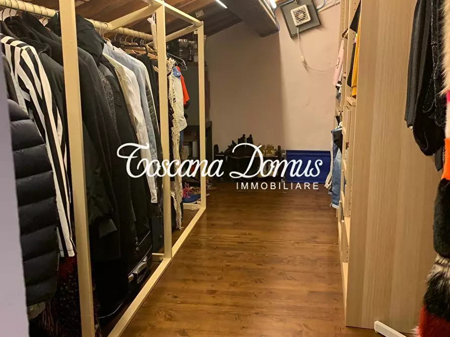 Immagine 13 di Appartamento in vendita  a Siena