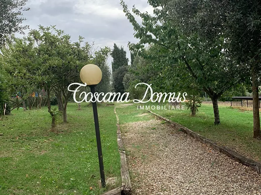 Immagine 17 di Appartamento in vendita  a Siena