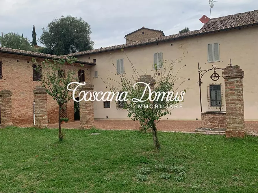 Immagine 15 di Appartamento in vendita  a Siena