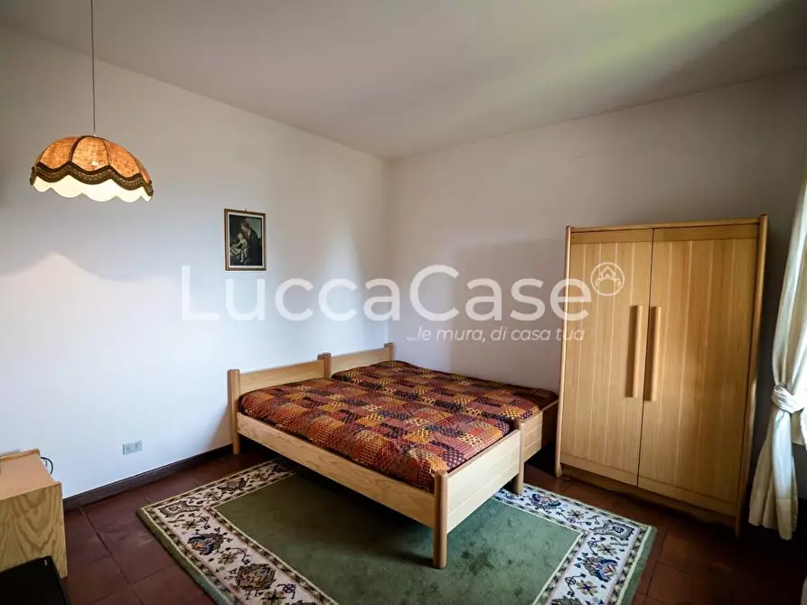 Immagine 20 di Casa colonica in vendita  a Camaiore