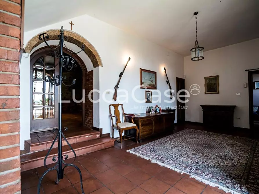 Immagine 14 di Casa colonica in vendita  a Camaiore