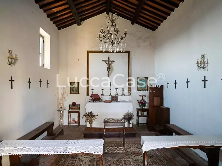 Immagine 30 di Casa colonica in vendita  a Camaiore