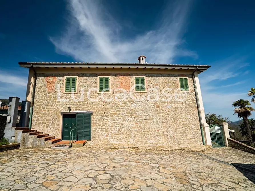 Immagine 32 di Casa colonica in vendita  a Camaiore