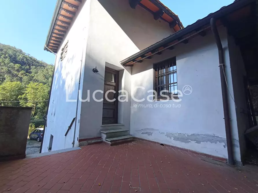 Immagine 70 di Casa colonica in vendita  a Camaiore