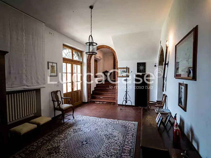 Immagine 18 di Casa colonica in vendita  a Camaiore