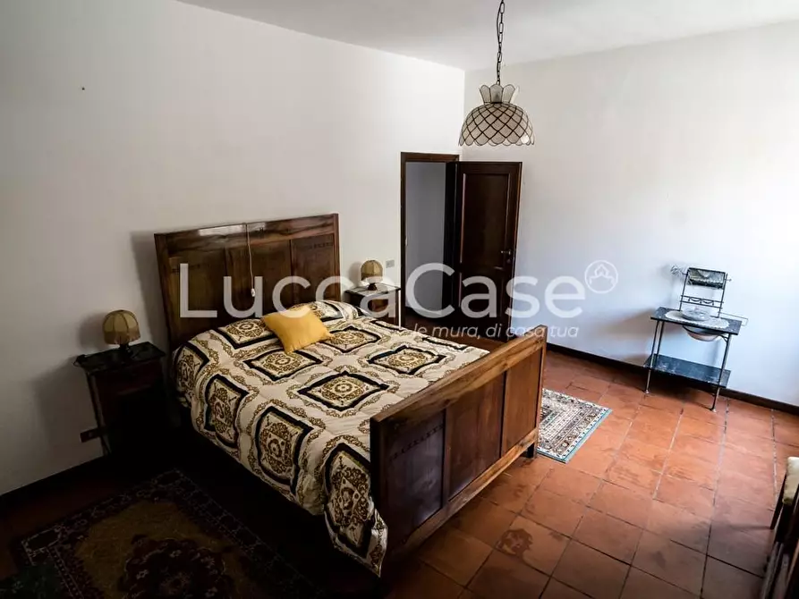 Immagine 23 di Casa colonica in vendita  a Camaiore