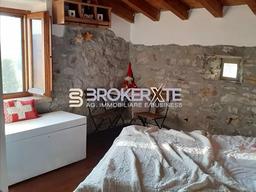 Immagine 5 di Rustico / casale in vendita  a Fivizzano