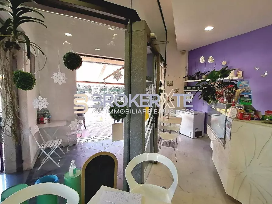 Immagine 6 di Bar / Ristorante in affitto  a Massa