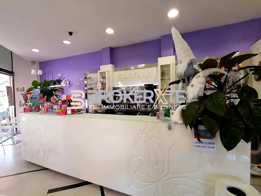 Immagine 2 di Bar / Ristorante in affitto  a Massa