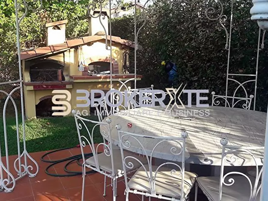 Immagine 3 di Appartamento in affitto  a Massa