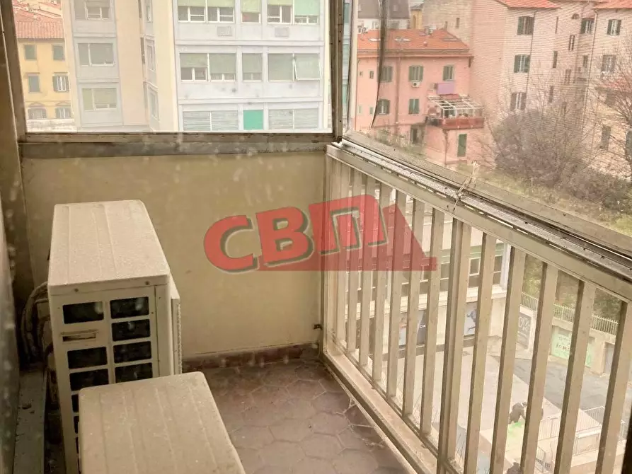 Immagine 10 di Ufficio in vendita  a Livorno