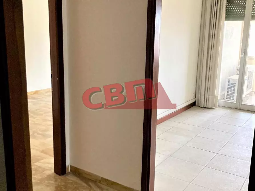 Immagine 9 di Ufficio in vendita  a Livorno