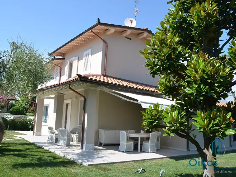 Immagine 2 di Villa in affitto  a Forte Dei Marmi