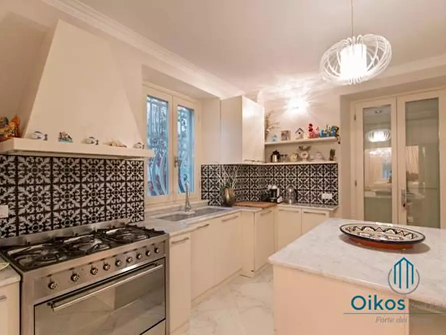 Immagine 5 di Villa in affitto  a Forte Dei Marmi