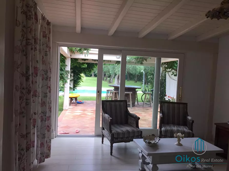 Immagine 6 di Villa in affitto  a Pietrasanta