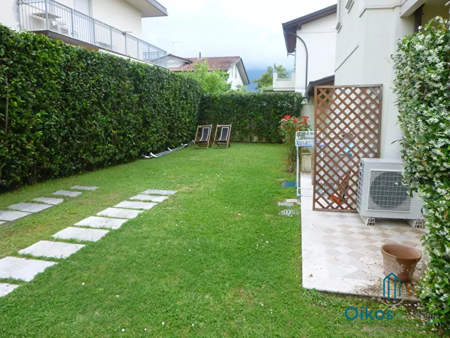 Immagine 3 di Casa bifamiliare in affitto  a Forte Dei Marmi