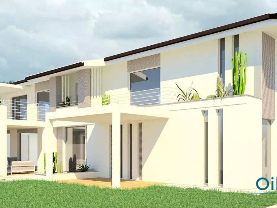 Immagine 2 di Villa in vendita  a Forte Dei Marmi