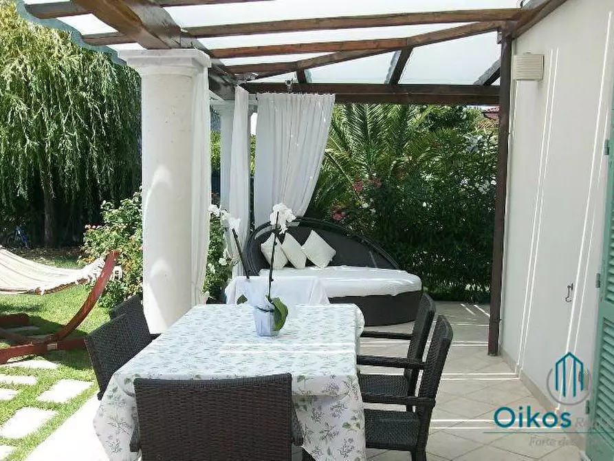 Immagine 5 di Casa bifamiliare in affitto  a Forte Dei Marmi