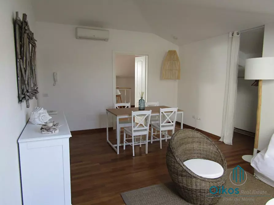 Immagine 5 di Mansarda in affitto  a Forte Dei Marmi